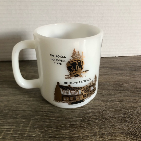 Vtg Milk Glass New Brunswick Souvenir Mug - Picture 2 of 11